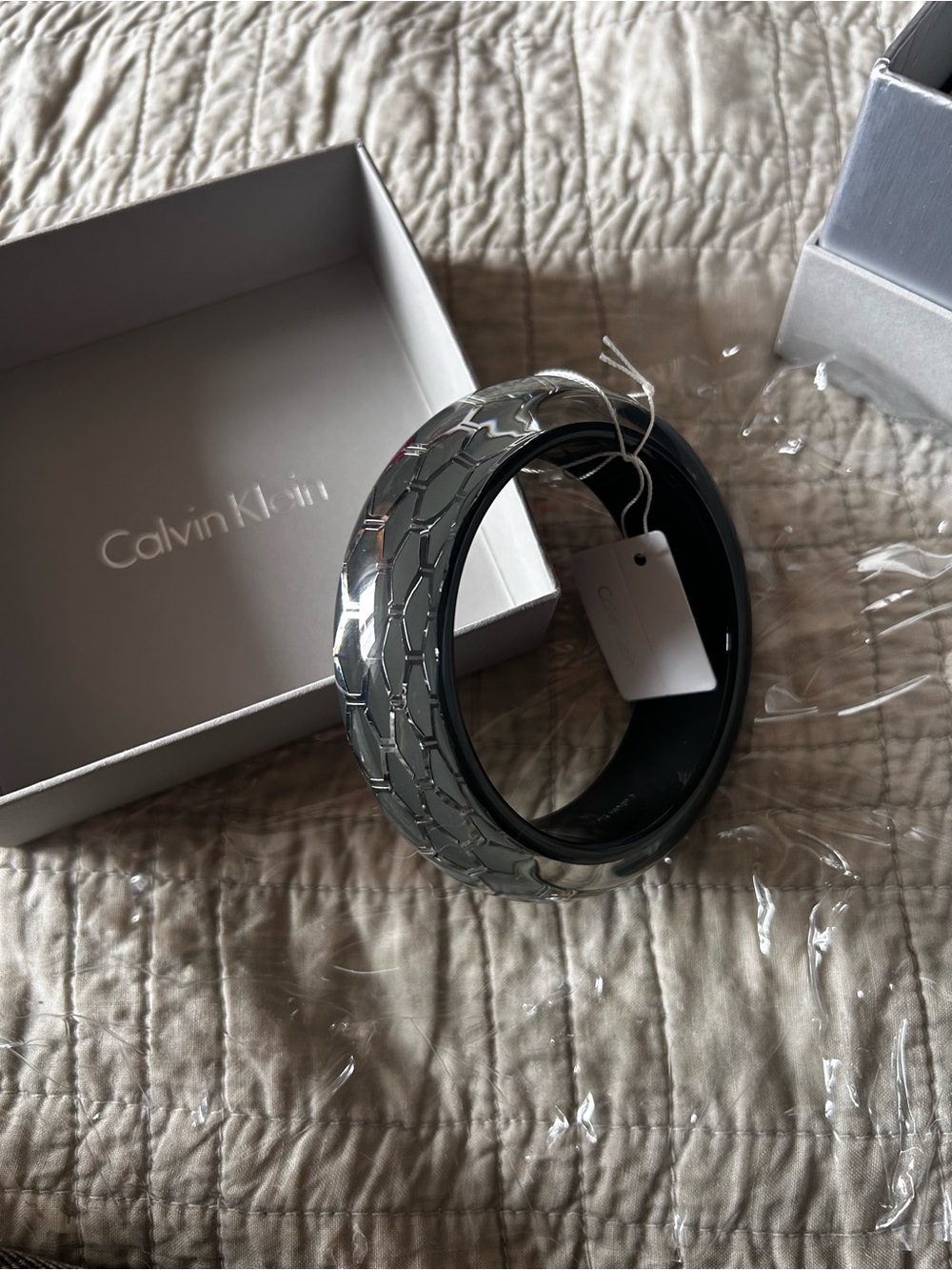 Calvin Klein NWT Bangle Silver Honeycomb Stainless Steel Acrylic Clear Modern